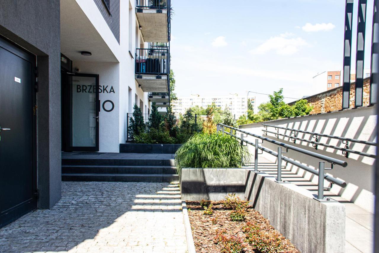 Patio Praga Metro Apartment Warschau Buitenkant foto
